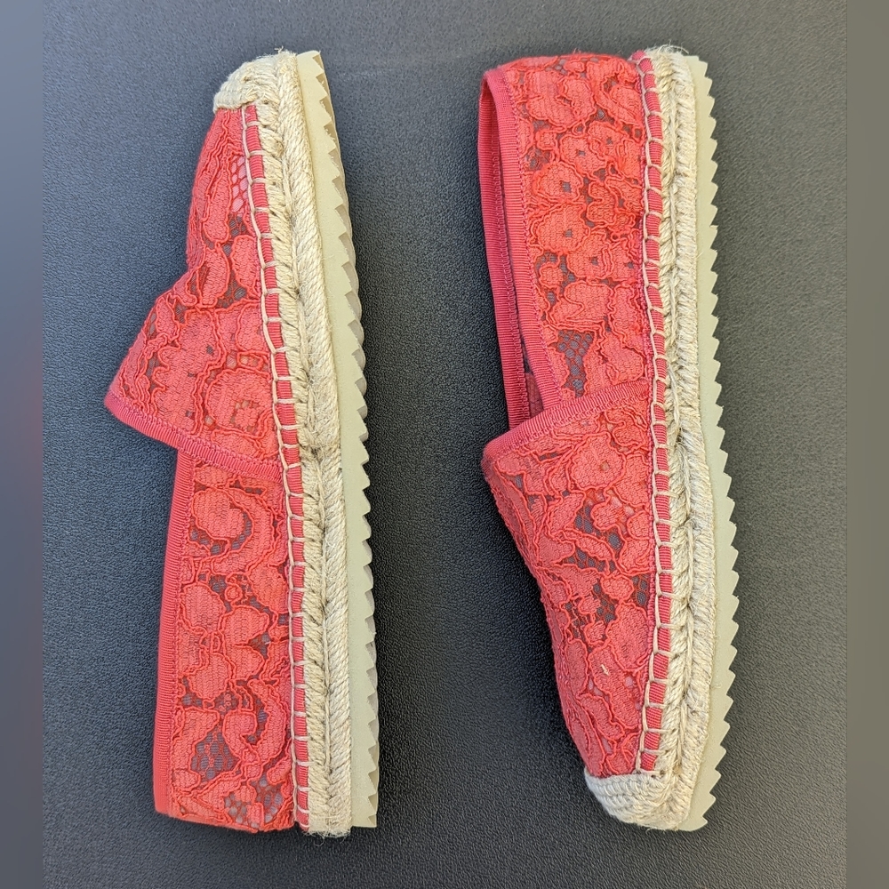 NWOT 7.5M Karl Lagerfeld Alexa Coral Lace  Espadrilles